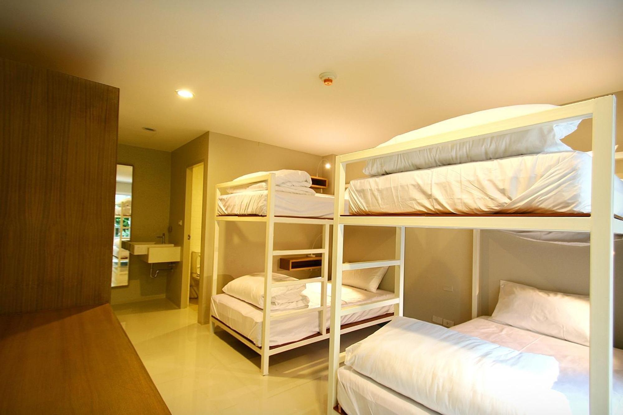 Standard Quadruple Room,1208968768:JPEG